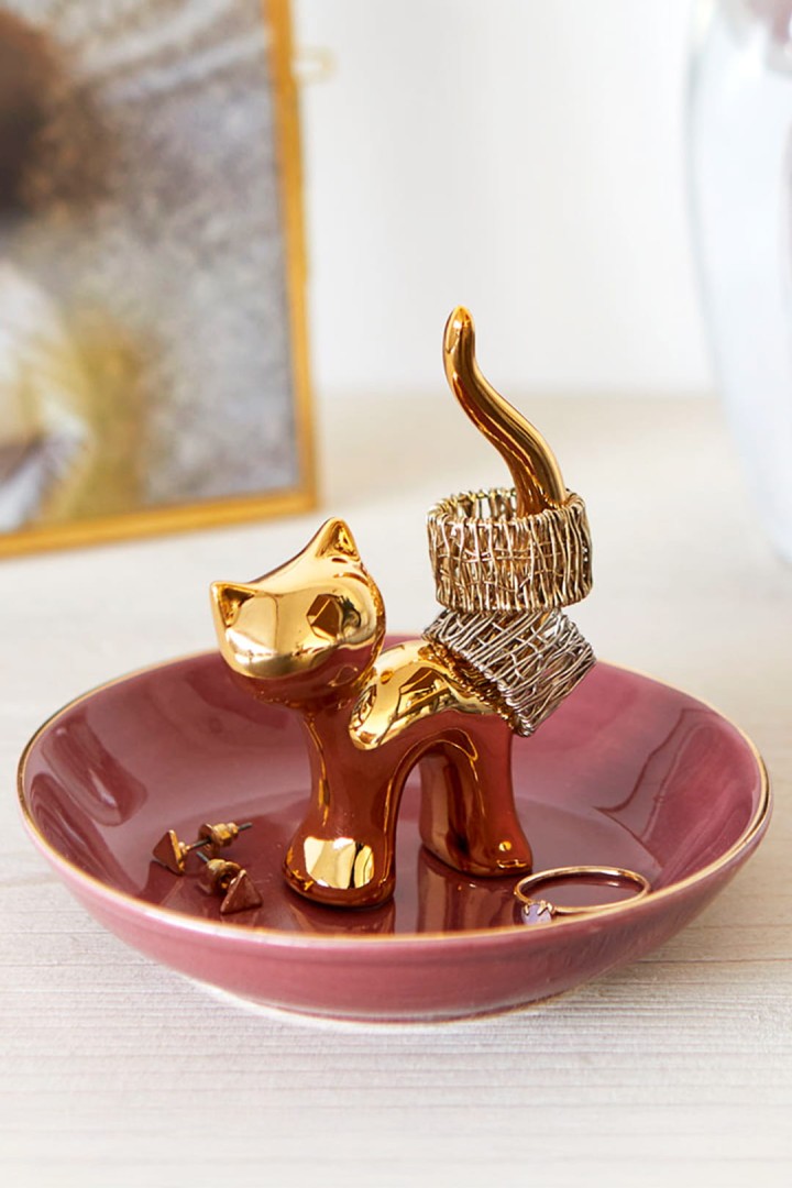 Růžový porcelánový podnos na šperky se zlatou kočkou