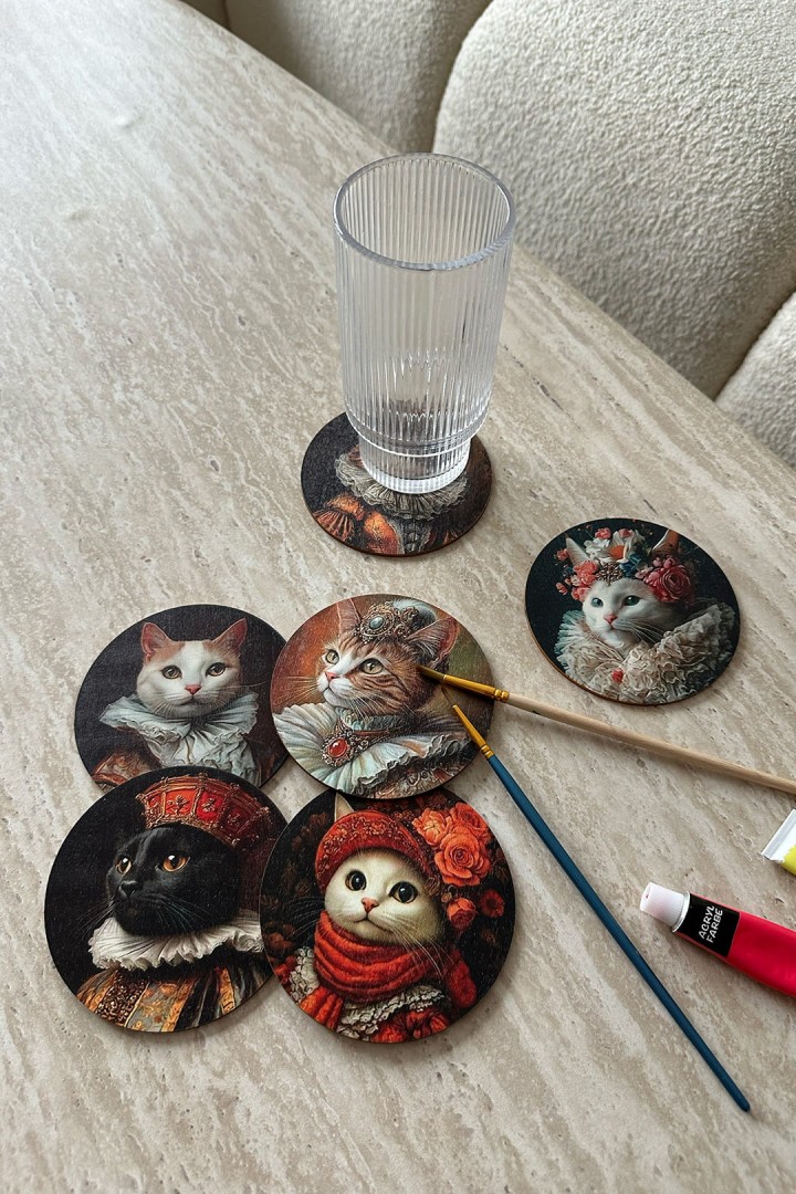Dřevěné podtácky pod hrnky kočka aristokracie