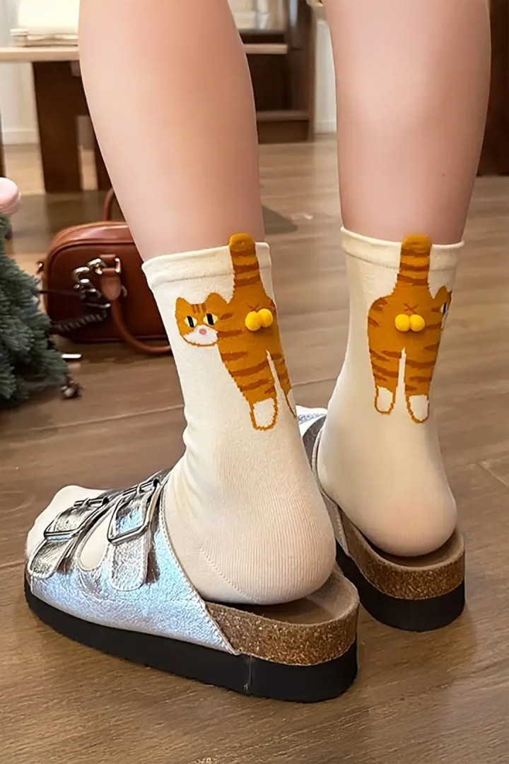 Pánské ponožky 42-45 bílé s kočkou a vejci 3D