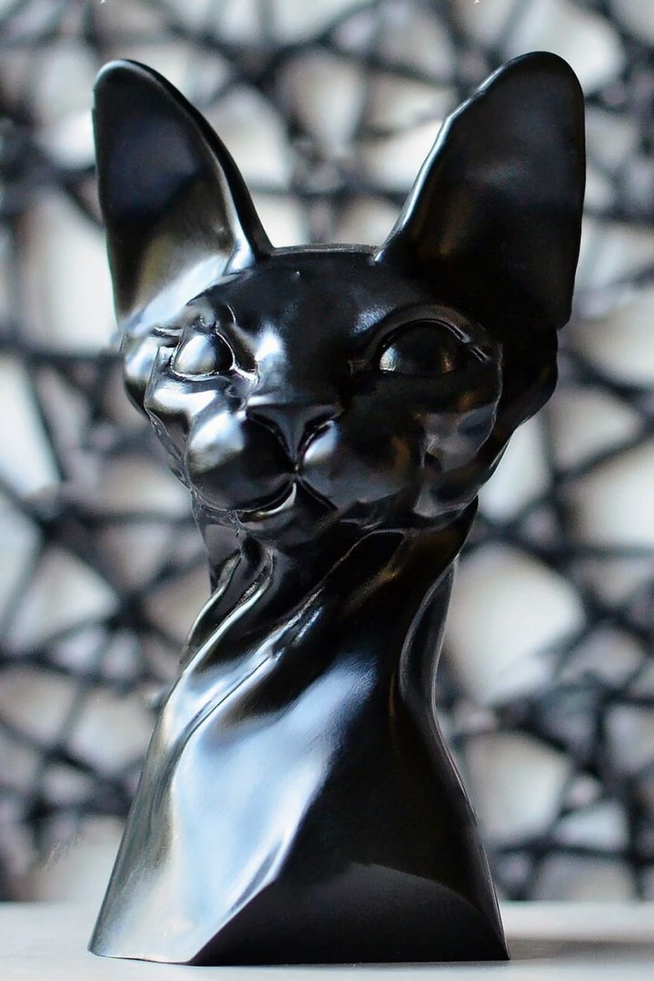 Sfinga kočka volně stojící sójová svíčka černá