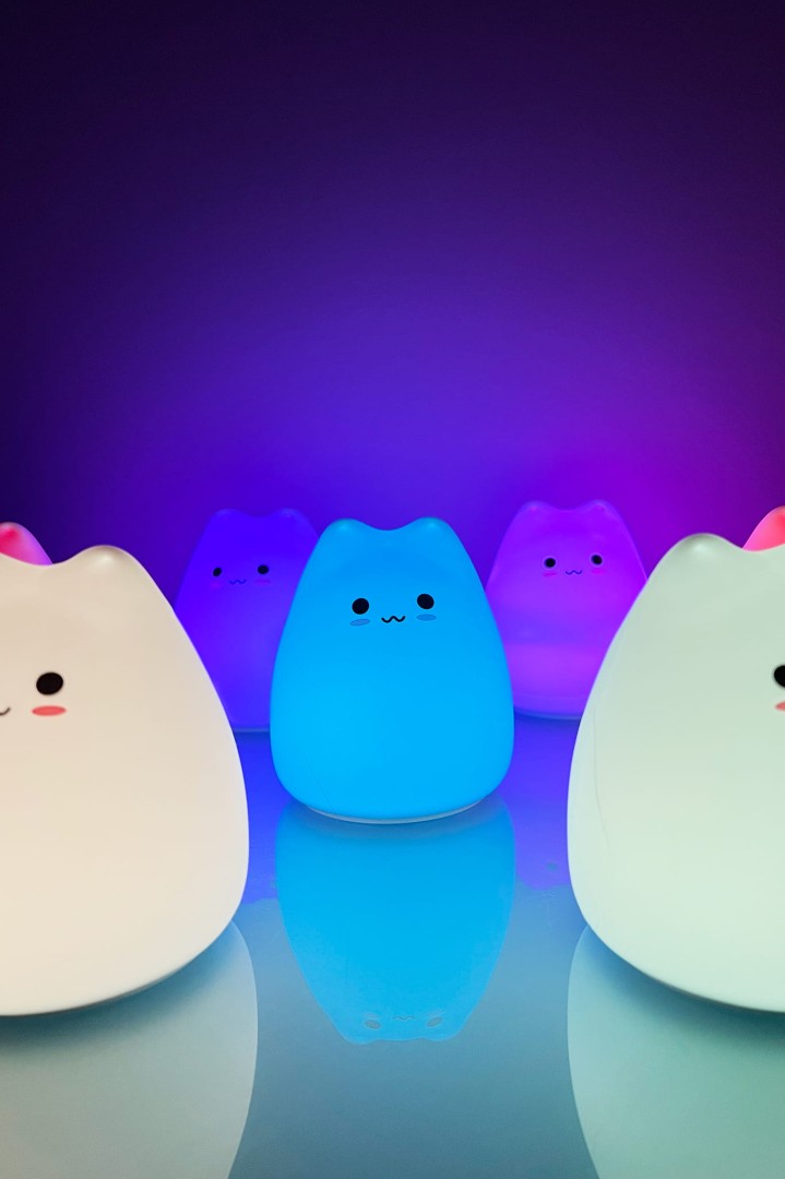 LED barevná lampa pro kočky