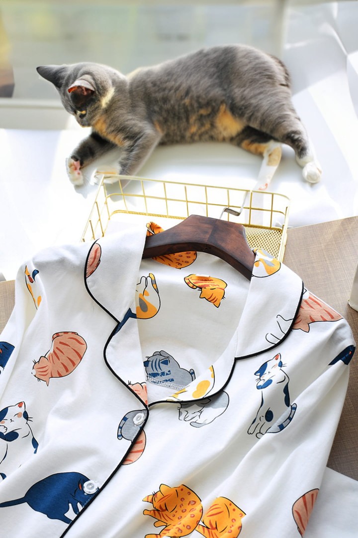 Dámské pyžamo s krátkým rukávem s kočkou