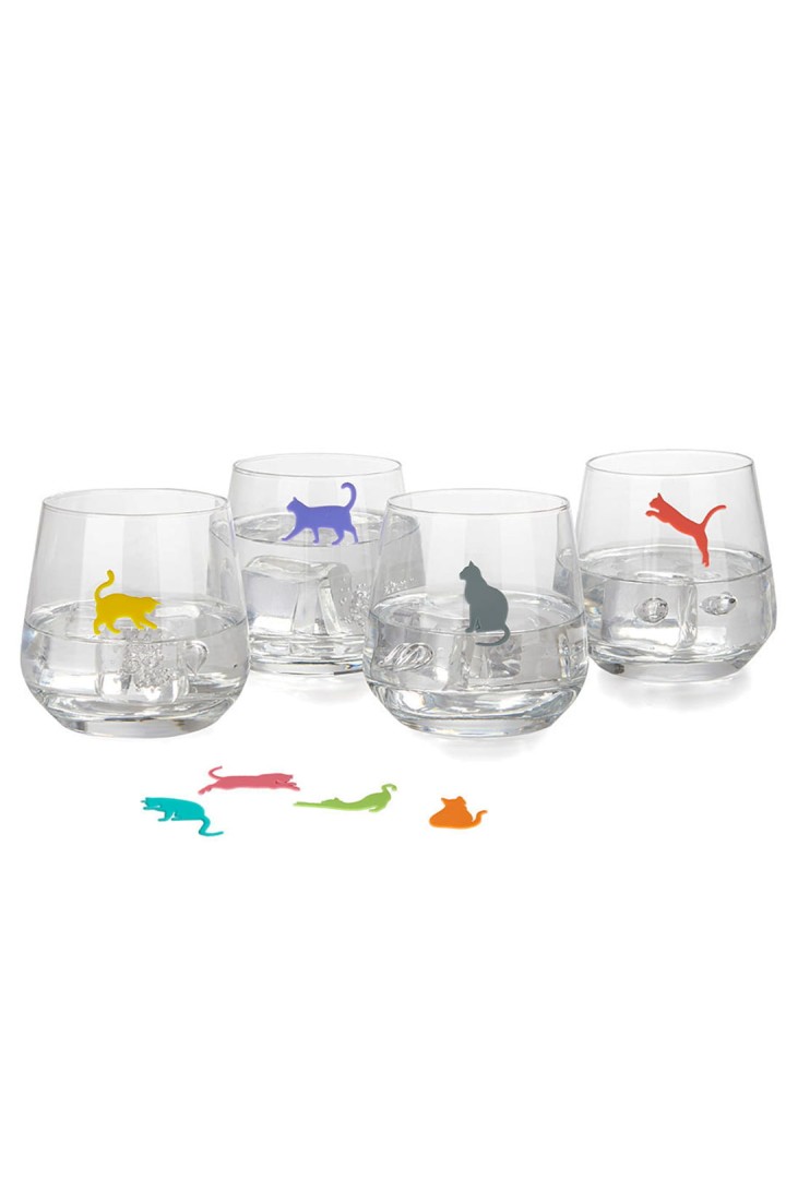 Sada 8 barevných koček k označení sklenic a pohárů na večírku