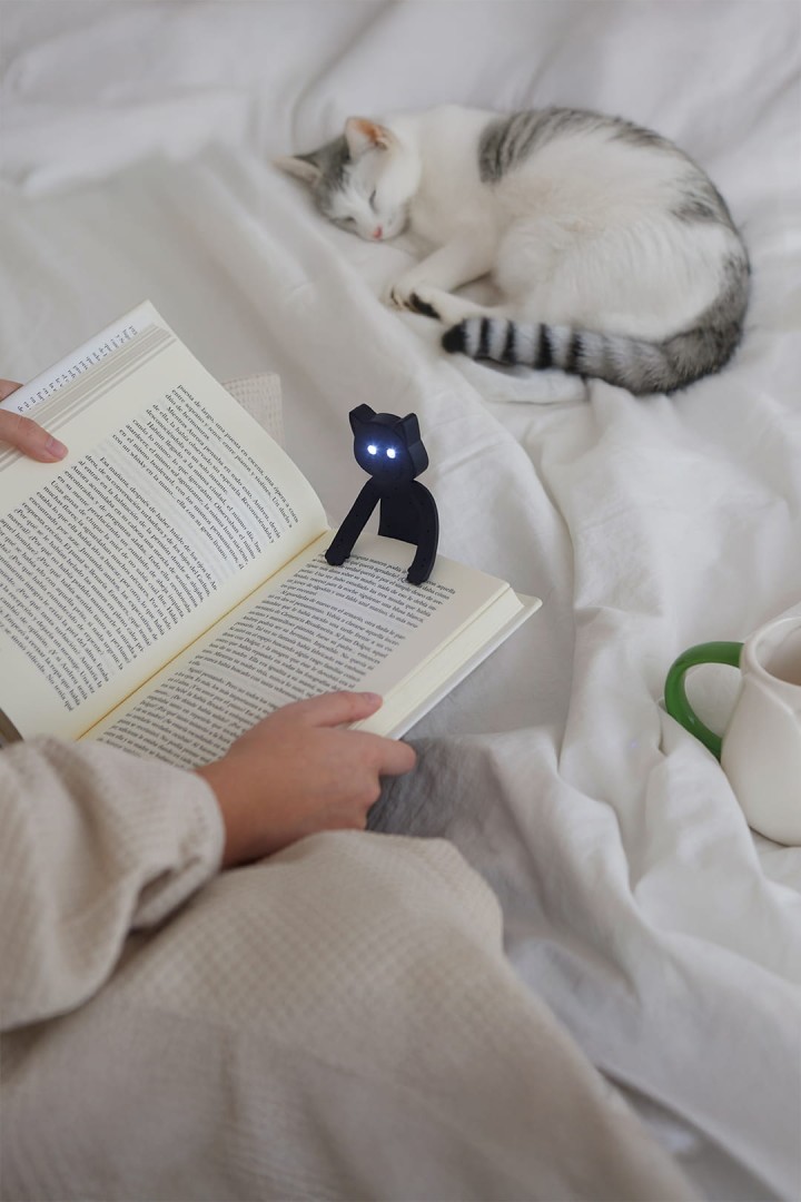 Lampa na čtení ve tvaru černé kočky